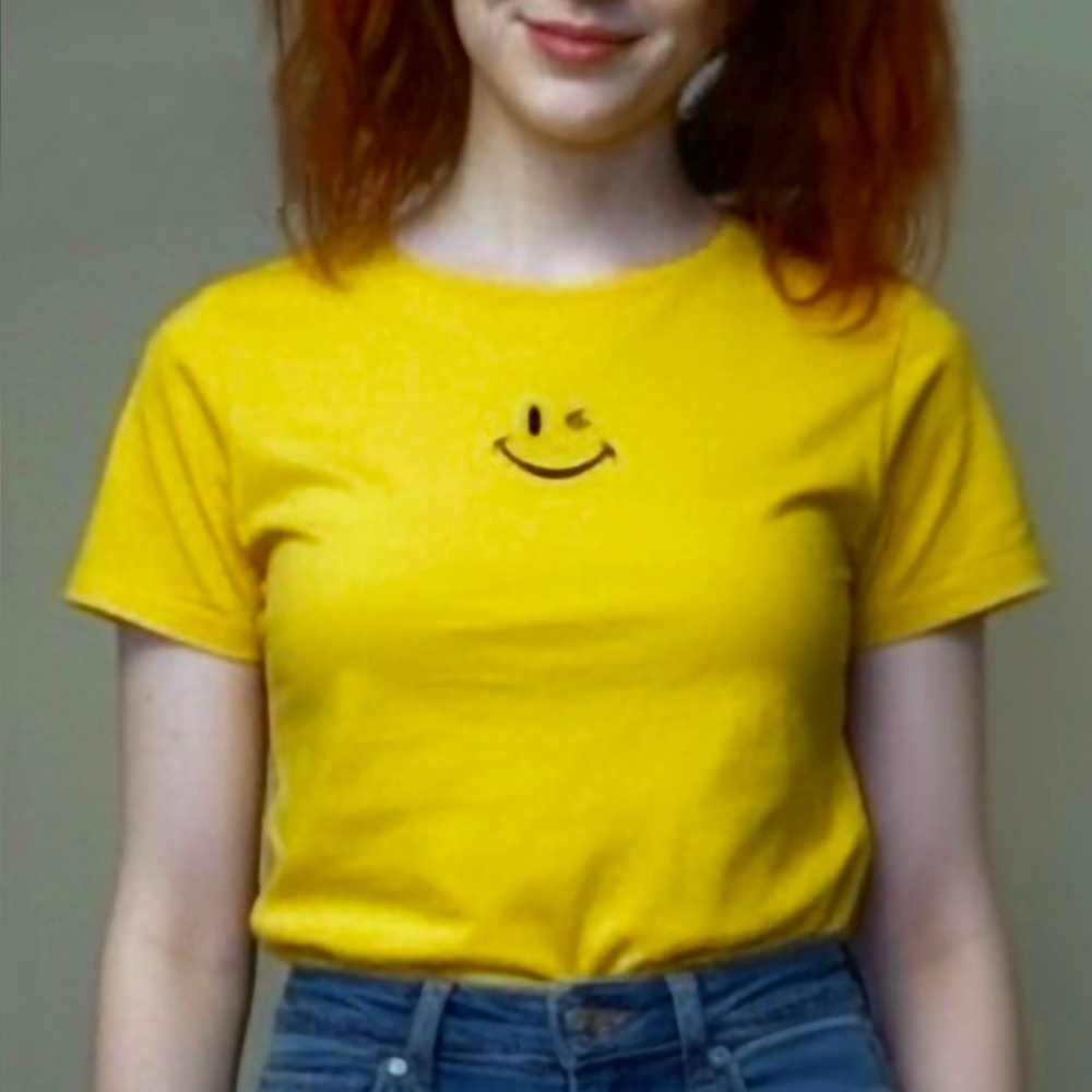 Vtg 90s Y2K Joe Boxer yellow winking smiley face short sleeve fitted tshirt M